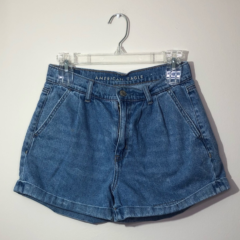 AMERICAN EAGLE MOM SHORT SHORTS